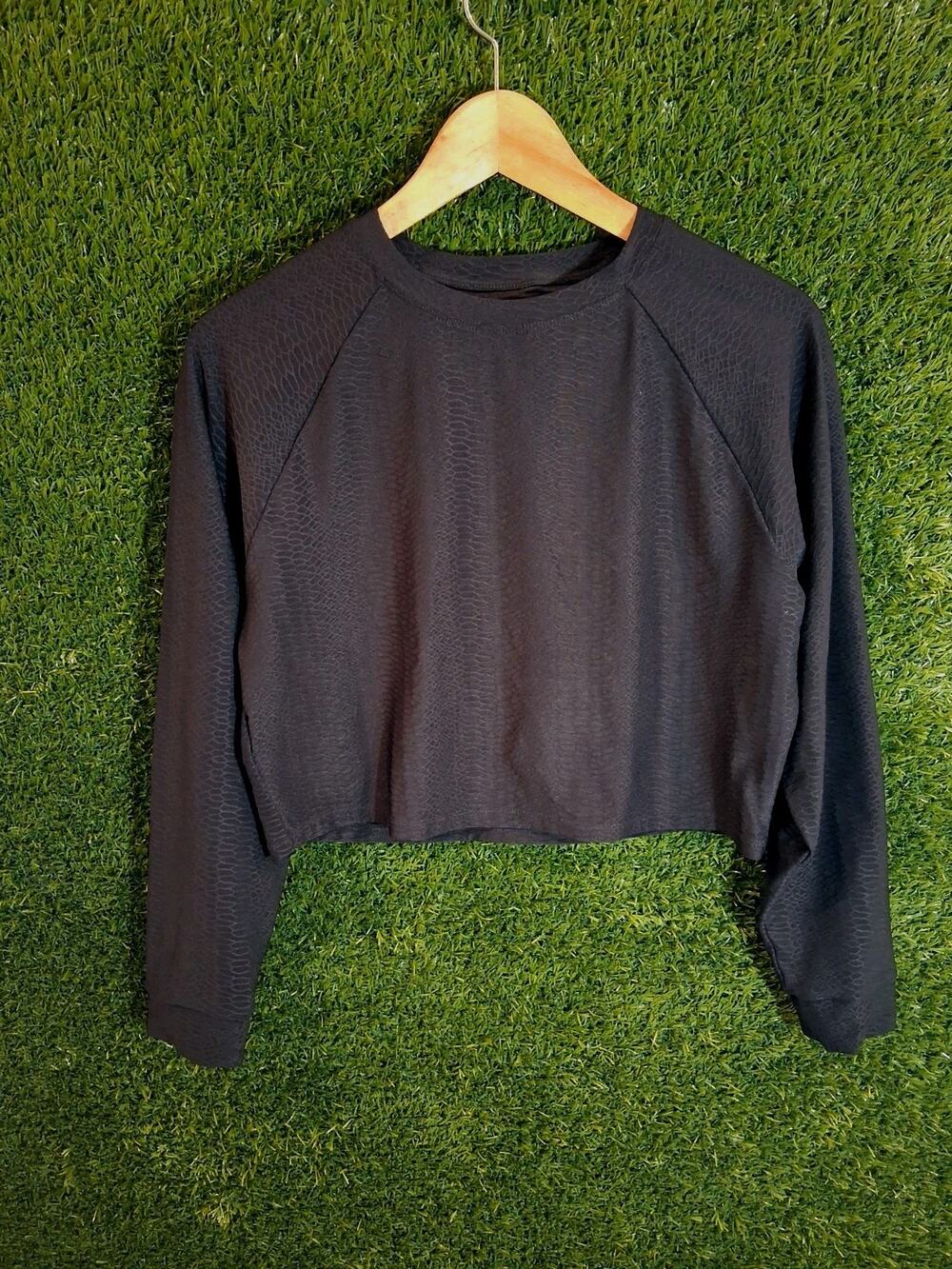 Move Theology Black Textured Snake Skin Crop Top Long Sleeve Women's Medium